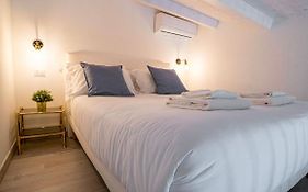 Piccola Luna Cozy Home